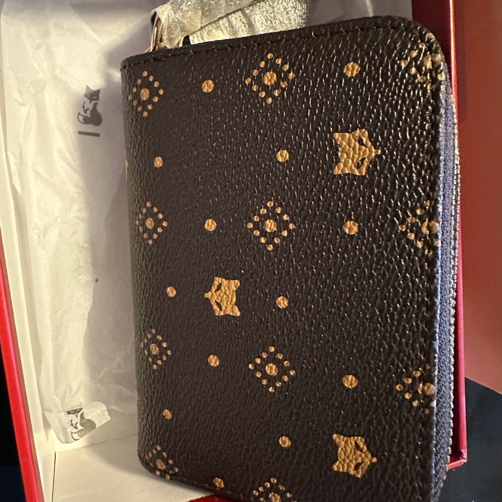 Black Star Pattern Wallet - Picture 2 of 3